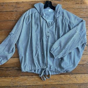 Cute hooded striped top!